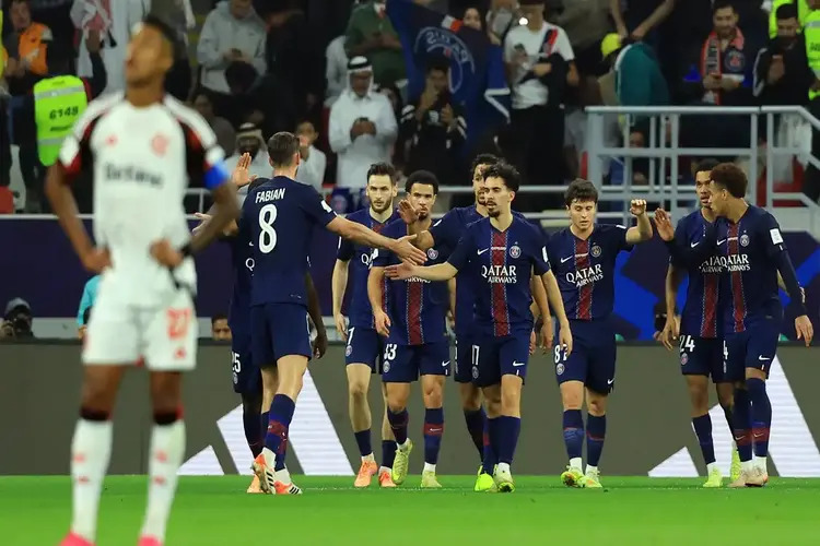 Flamengo luta, mas perde o Mundial para o PSG