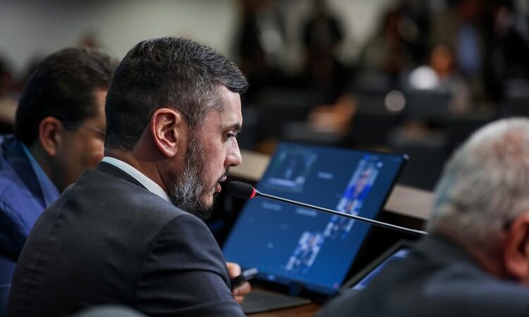 Alerj decide hoje manutenção ou não dá prisão de Rodrigo Bacellar