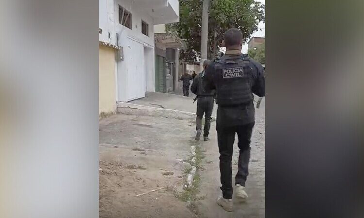 Dois presos em Cabo Frio por invadir sistemas públicos para ocultar mandados de prisão