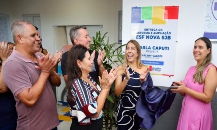 Carla Caputi reinaugura ESF, em São João da Barra 