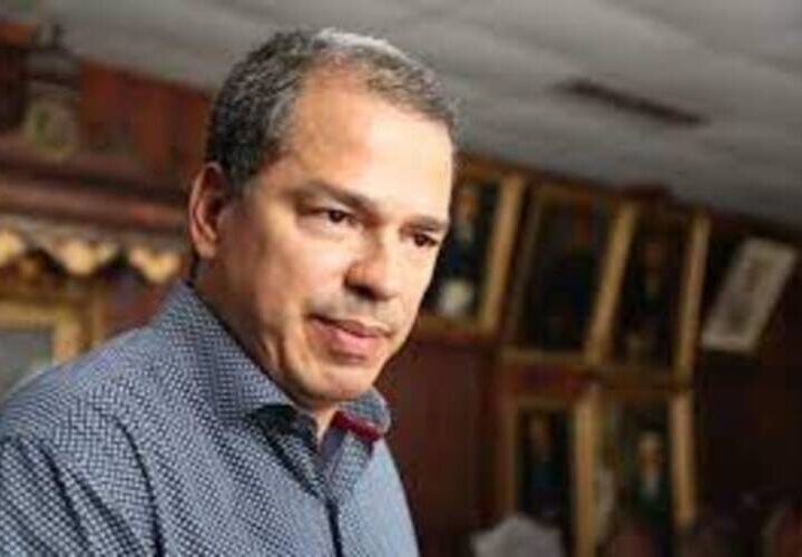 Vice-prefeito de Campos está internado em São Paulo