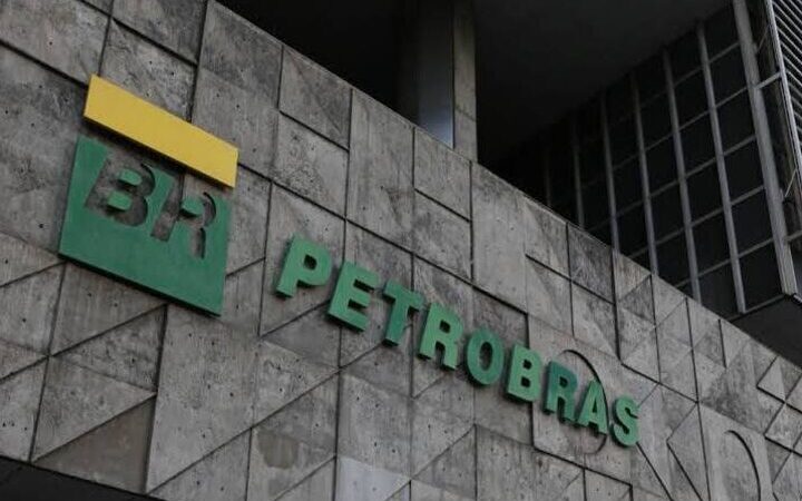 Petroleiros de todo país em greve por tempo indeterminado
