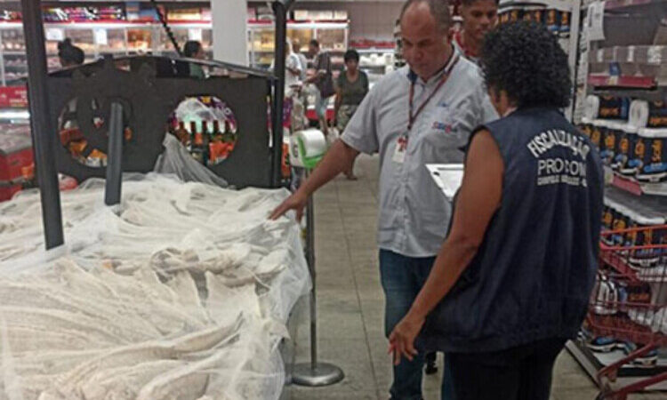 Procon Campos divulga pesquisa preço da Ceia de Natal; preços podem variar até 344%