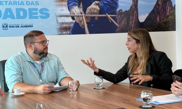 Prefeita de SJB busca alinhamento com o Estado para asfaltamento da orla de Grussaí