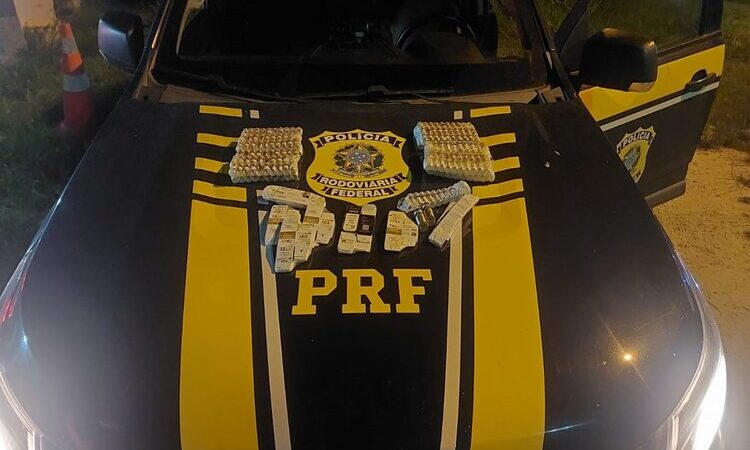 PRF apreende 250 frascos de remédios para emagrecer e prende duas pessoas, em Itaperuna