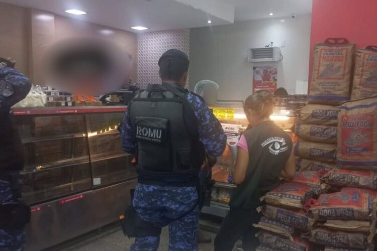 Mais de 237 quilos de carne imprópria para consumo apreendida, em Campos