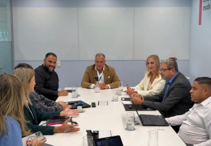 Prefeita de SFI se reúne com presidente da Enel para negociar dívidas