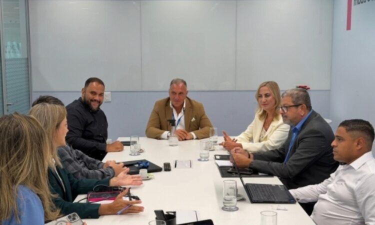 Prefeita de SFI se reúne com presidente da Enel para negociar dívidas