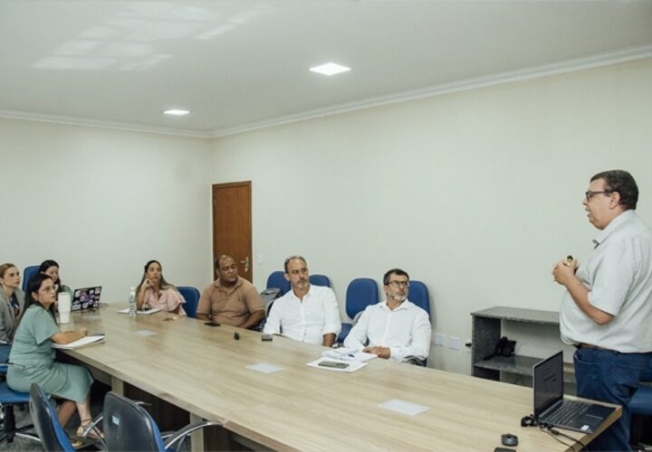 Prefeitura de SFI e Sebrae debatem estratégias para aumentar arrecadação municipal