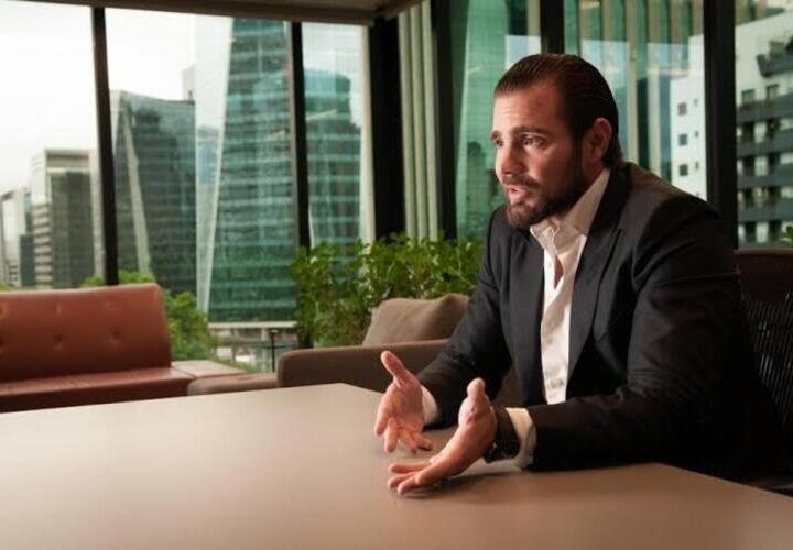 Daniel Vorcaro, dono do Banco Master, é preso pela Polícia Federal