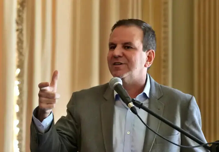 Eduardo Paes deixa Prefeitura do Rio para disputar o governo estadual
