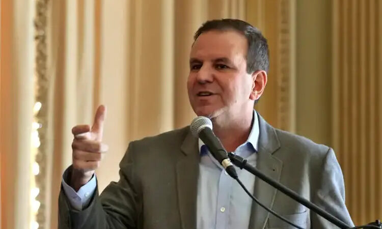 Eduardo Paes deixa Prefeitura do Rio para disputar o governo estadual