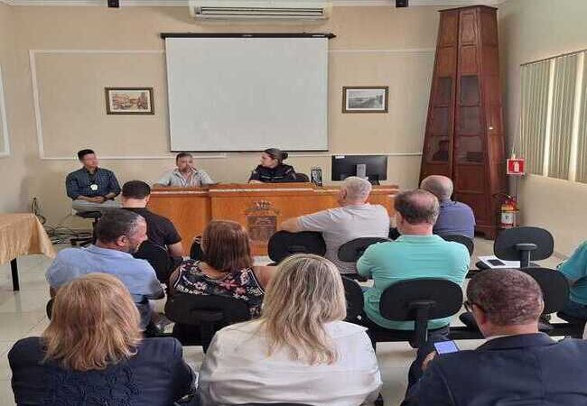 Empresários entregam pauta de reivindicações a comandante do 8° BPM Campos