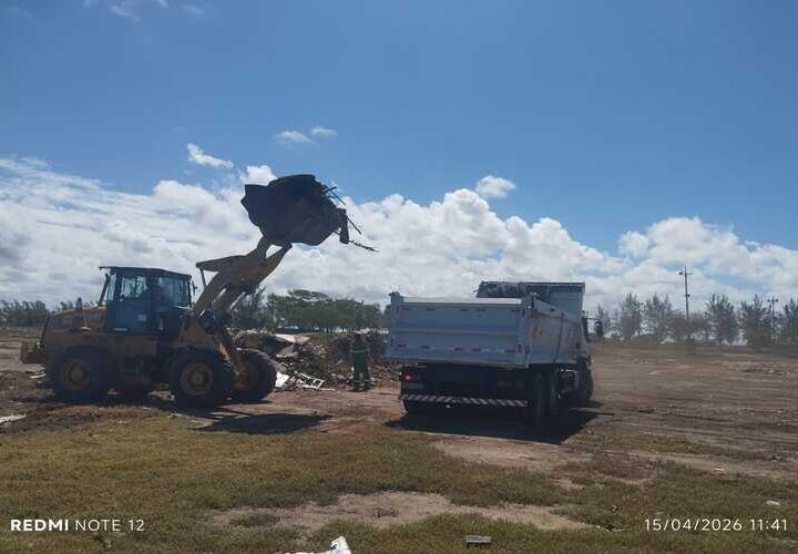 Prefeitura e Heliporto concluem cercamento em área de proteção no Farol, em Campos
