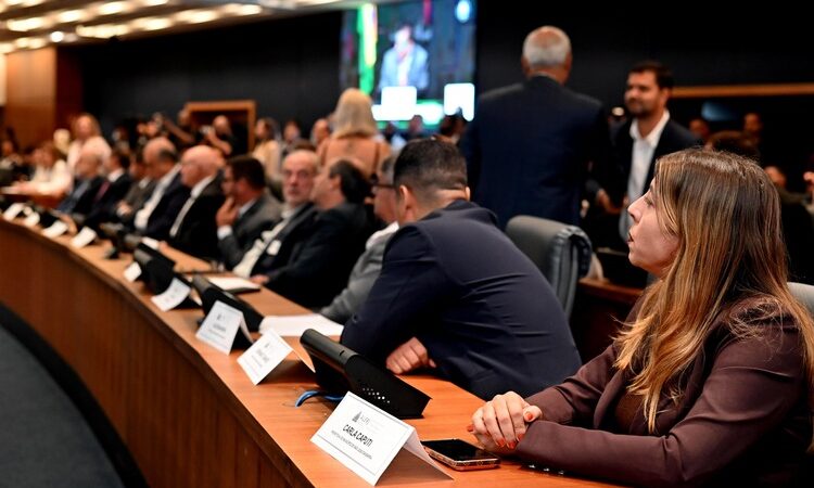 Menos royalties: SJB anuncia contingenciamento e busca apoio na Câmara