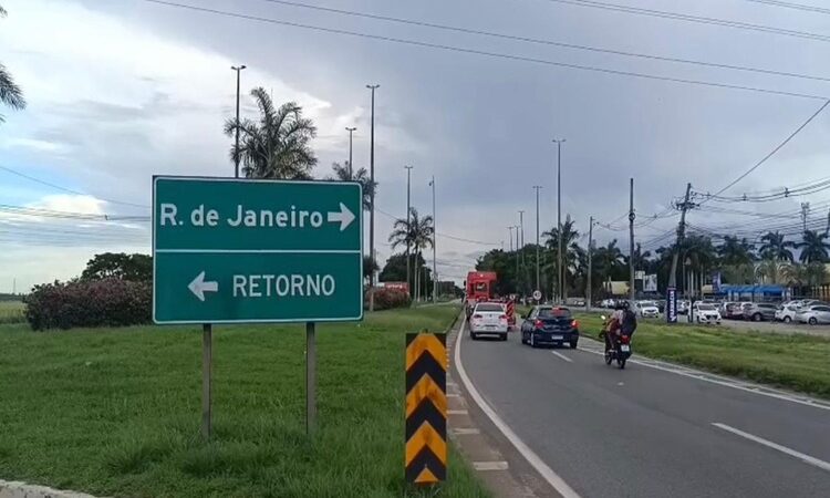Mais de 440 mil veículos são esperados devem na BR-101 devido o fim de semana prolongado
