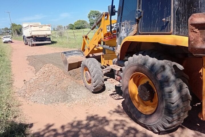 Agricultura de SJB realiza melhorias em mais de 400 vias por todo o município