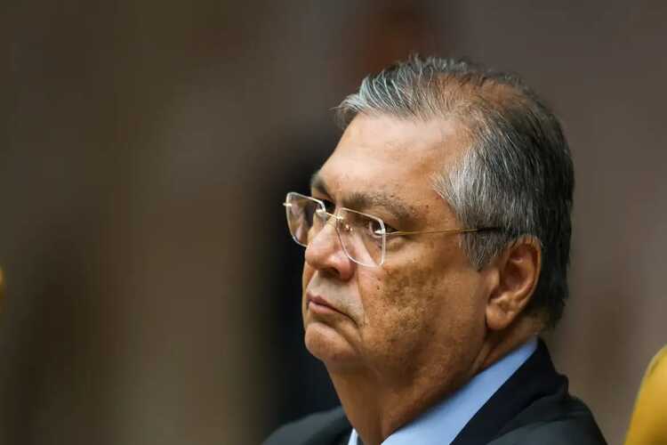 Flávio Dino pede vista e STF suspende julgamento sobre royalties do petróleo