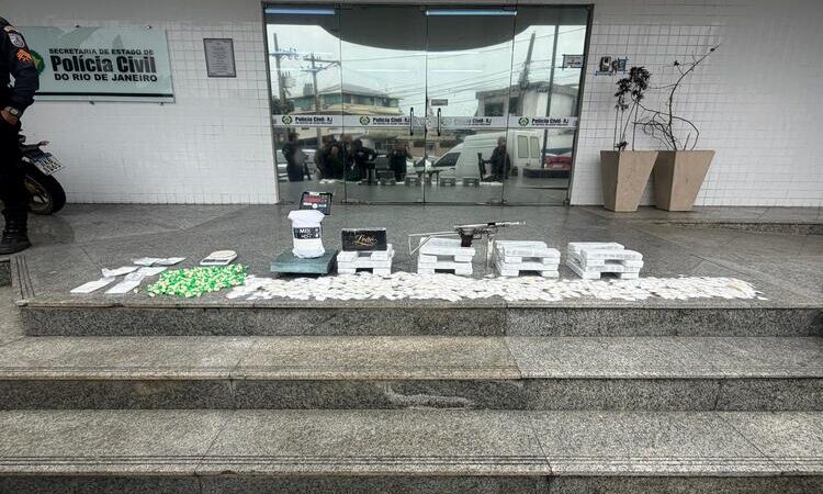 Polícia apreende submetralhadora em Campos e mais de 30 kg de drogas