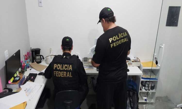 Operação da PF em Cabo Frio reprime compra de certificados escolares falsos