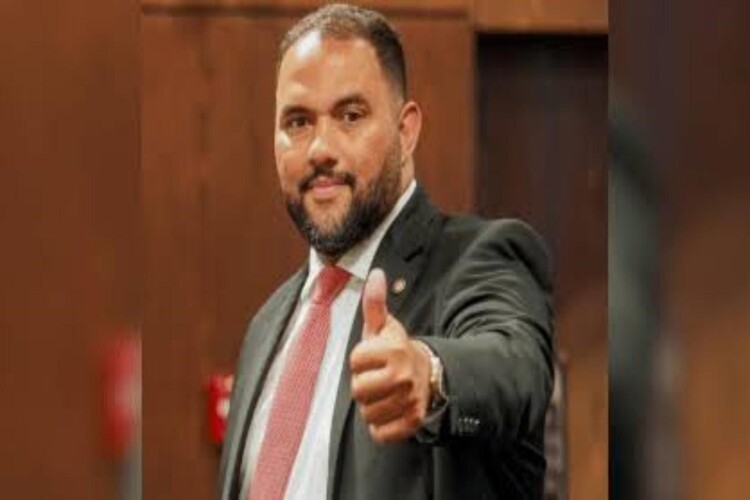 Diretor de colégio do Noroeste Fluminense reforça denúncia contra Thiago Rangel