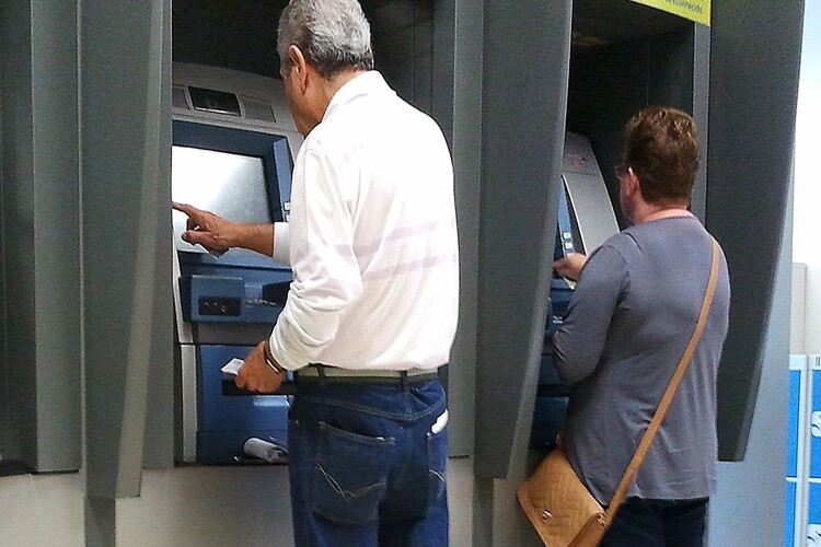 INSS paga segunda parcela do 13º a aposentados e pensionistas