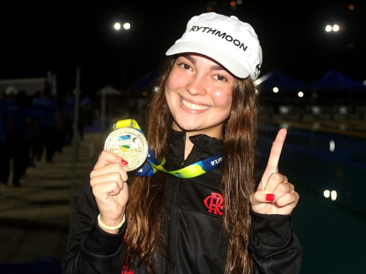 Nicole de Thuin é ouro no revezamento 4x100m livre no Brasileiro Interclubes