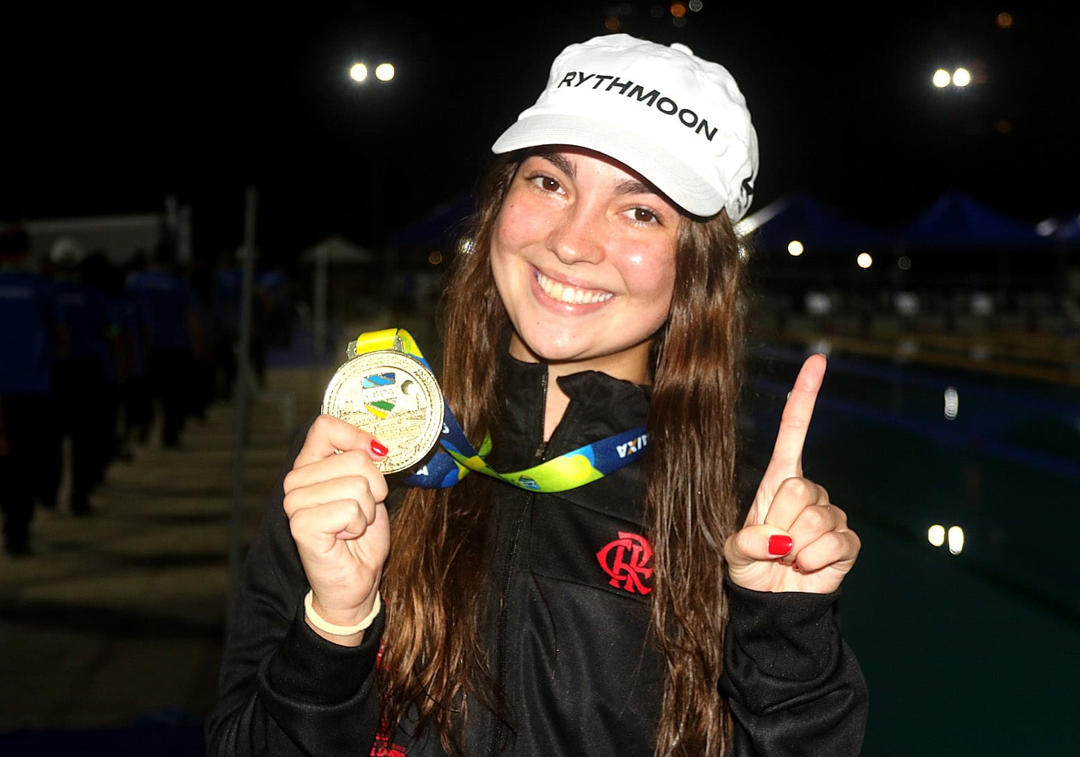 Nicole de Thuin é ouro no revezamento 4x100m livre no Brasileiro Interclubes