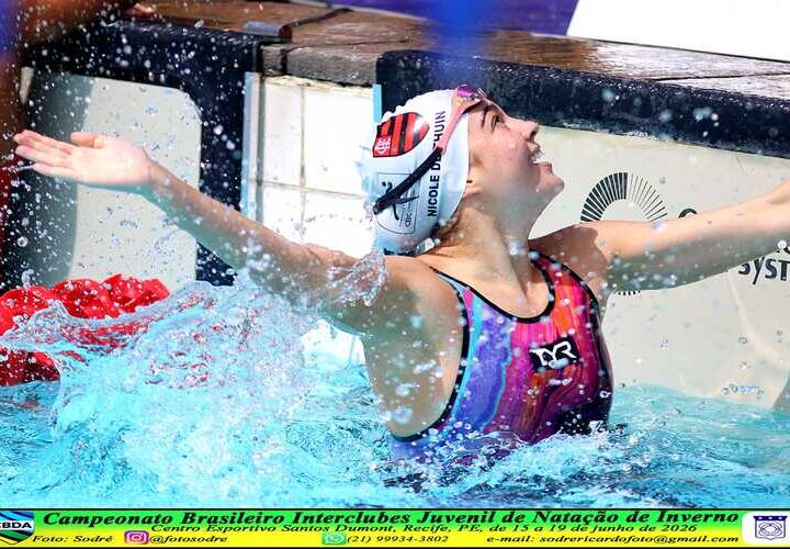 Nicole conquista 5 medalhas, 3 de ouro, no Brasileiro de Natação, em Recife