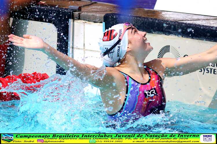 Nicole conquista 5 medalhas, 3 de ouro, no Brasileiro de Natação, em Recife