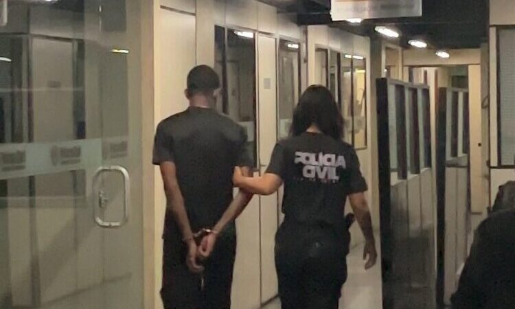 Suspeito de matar filha de 2 meses em Campos ia fugir ao ser preso