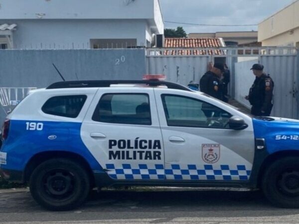 Homem mata ex-companheira e tira a própria vida em Campos