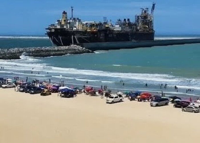 Atracada no Canto das Pedras no Açu, em SJB, P-33 vai para o RS