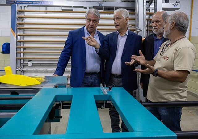 Firjan Senai Campos inaugura novo laboratório de marcenaria