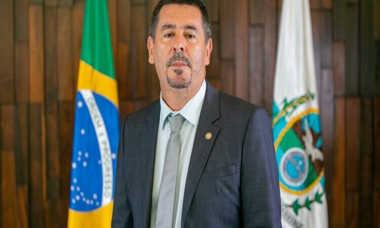 Deputado Val Ceasa é alvo de mandado de busca e apreensão
