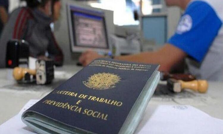 Norte Fluminense gera mais de 1.200 vagas de emprego em abril