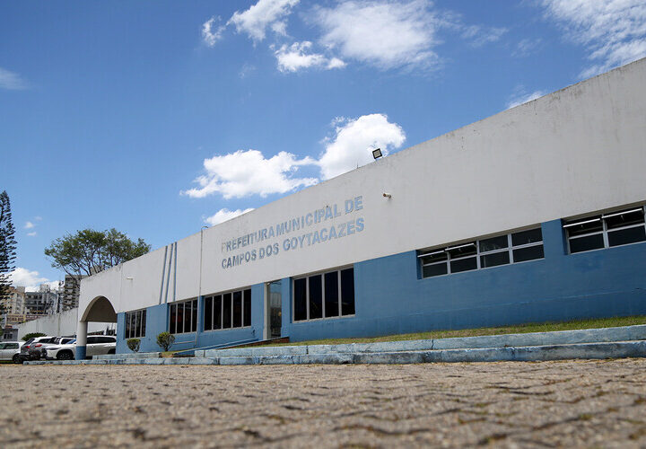 Prefeitura de Campos paga hoje 1º parcela do 13º salário