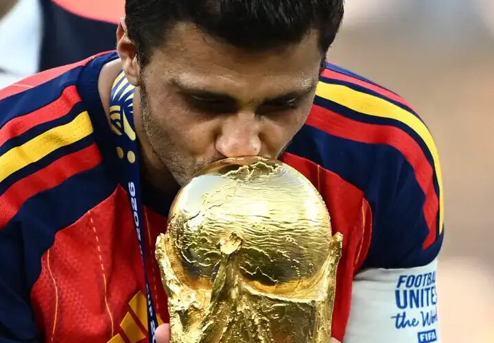 Espanha amassa a Argentina e conquista o Mundo