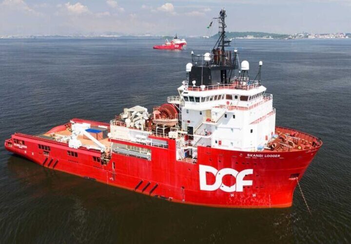 Navio de apoio offshore pega fogo na Bacia de Campos