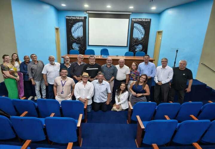 Empresário Maurício Cabral reeleito presidente da Acic em Campos