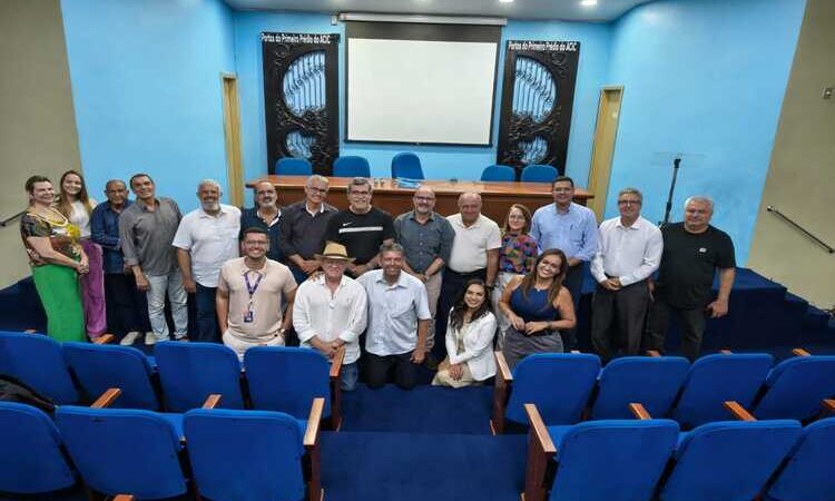 Empresário Maurício Cabral reeleito presidente da Acic em Campos
