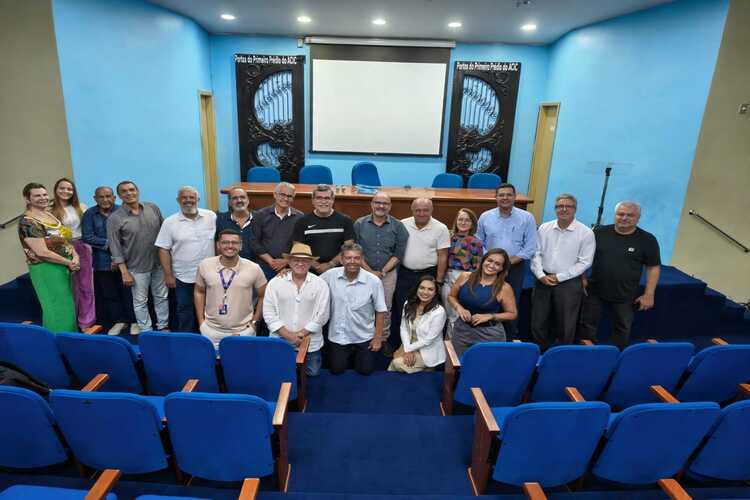 Empresário Maurício Cabral reeleito presidente da Acic em Campos