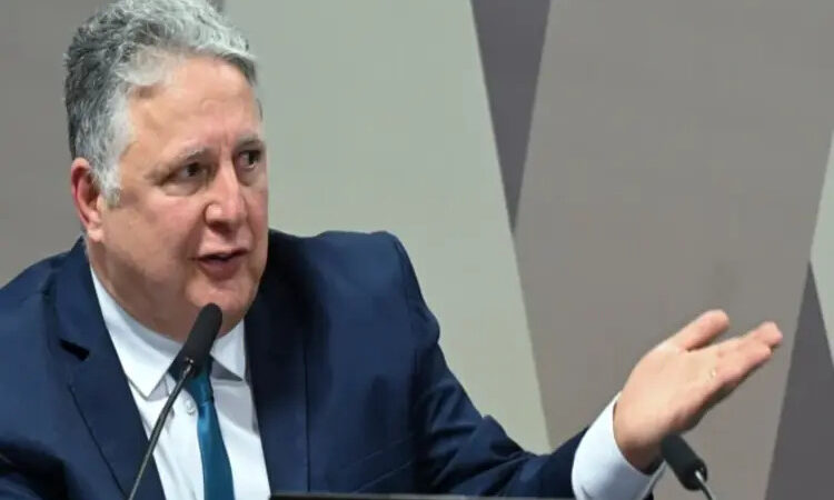 Garotinho troca de vice pela segunda vez às vésperas da campanha