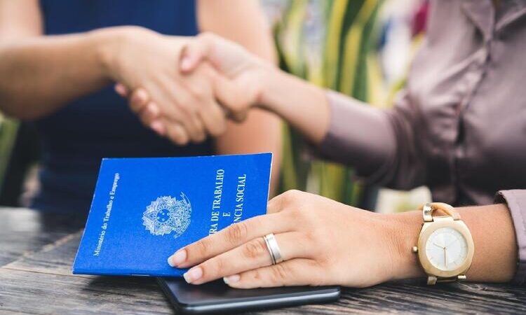 Nova plataforma de empregos da Firjan reúne mais de 100 vagas na indústria