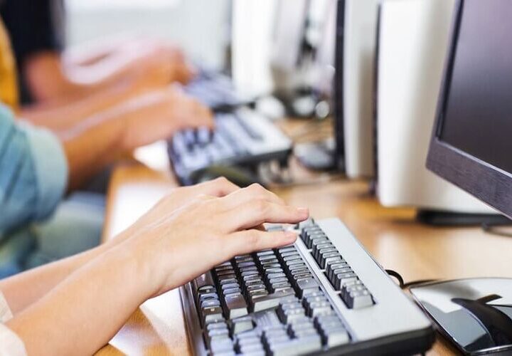 Rio das Ostras abre inscrições para 247 vagas gratuitas em cursos de informática