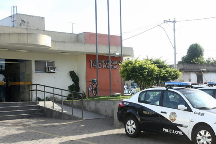 Mulher é sequestrada enquanto dirigia e agredida na BR-101, em Campos
