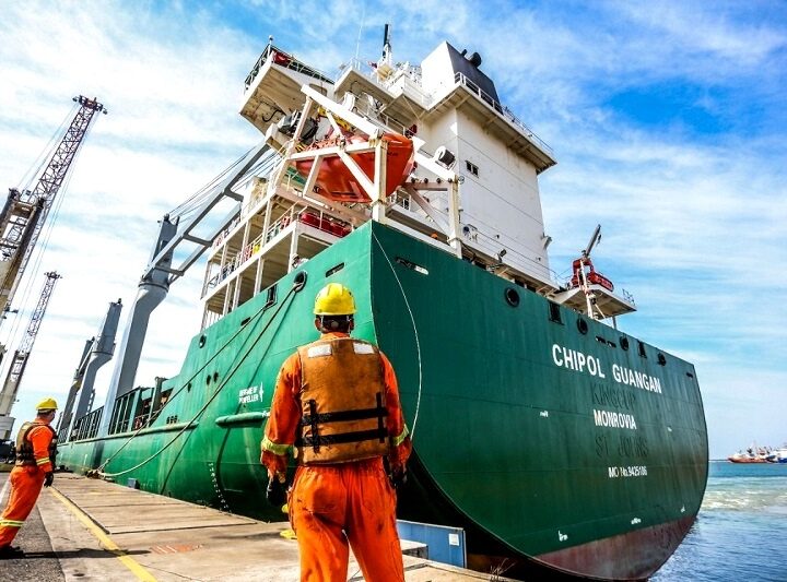 Porto do Açu prepara nova fase com produção de combustíveis sustentáveis