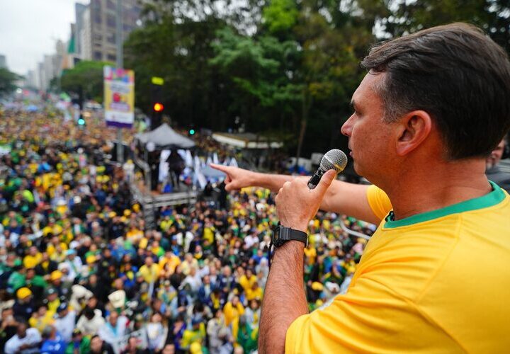 Flávio Bolsonaro em Macaé, Campos e Itaperuna no próximo sábado