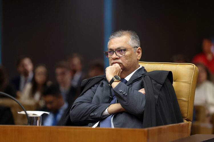 Dino devolve para julgamento processo que pode destravar royalties do petróleo