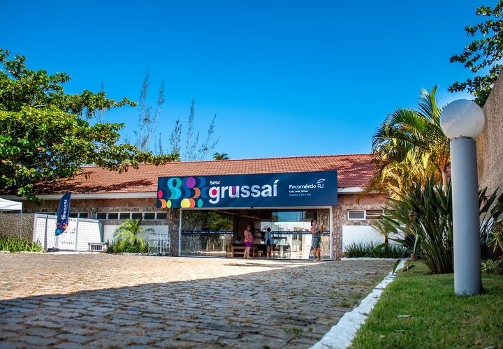 Mulher é encontrada morta dentro de quarto no Sesc Grussaí, em SJB